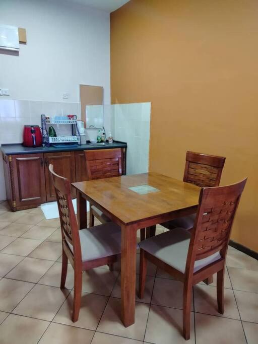 Homestay Elina - Cheap And Cosy بورت ديكسون المظهر الخارجي الصورة